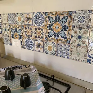Emi's House , Rilievo Italia